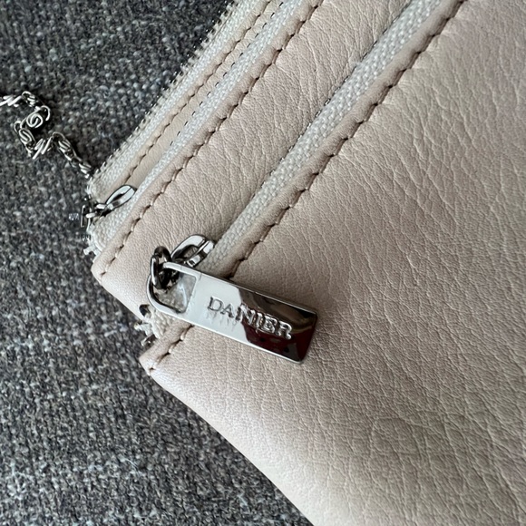 Danier leather white clutch crossbody purse - like new condition - Picture 2 of 4